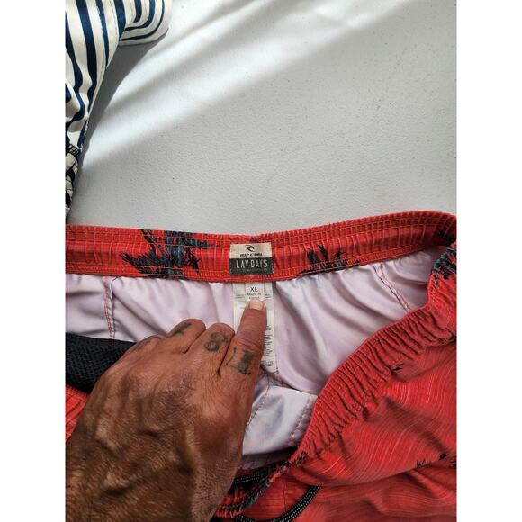 Rip Curl Lay Days Shorts Mens XL Swim Trunks Boardshorts Surf Beach - Picture 4 of 10